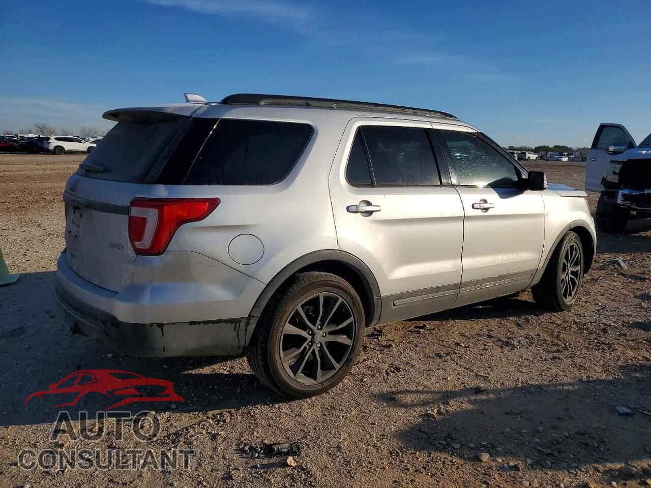 FORD EXPLORER 2017 - 1FM5K7D8XHGE11140