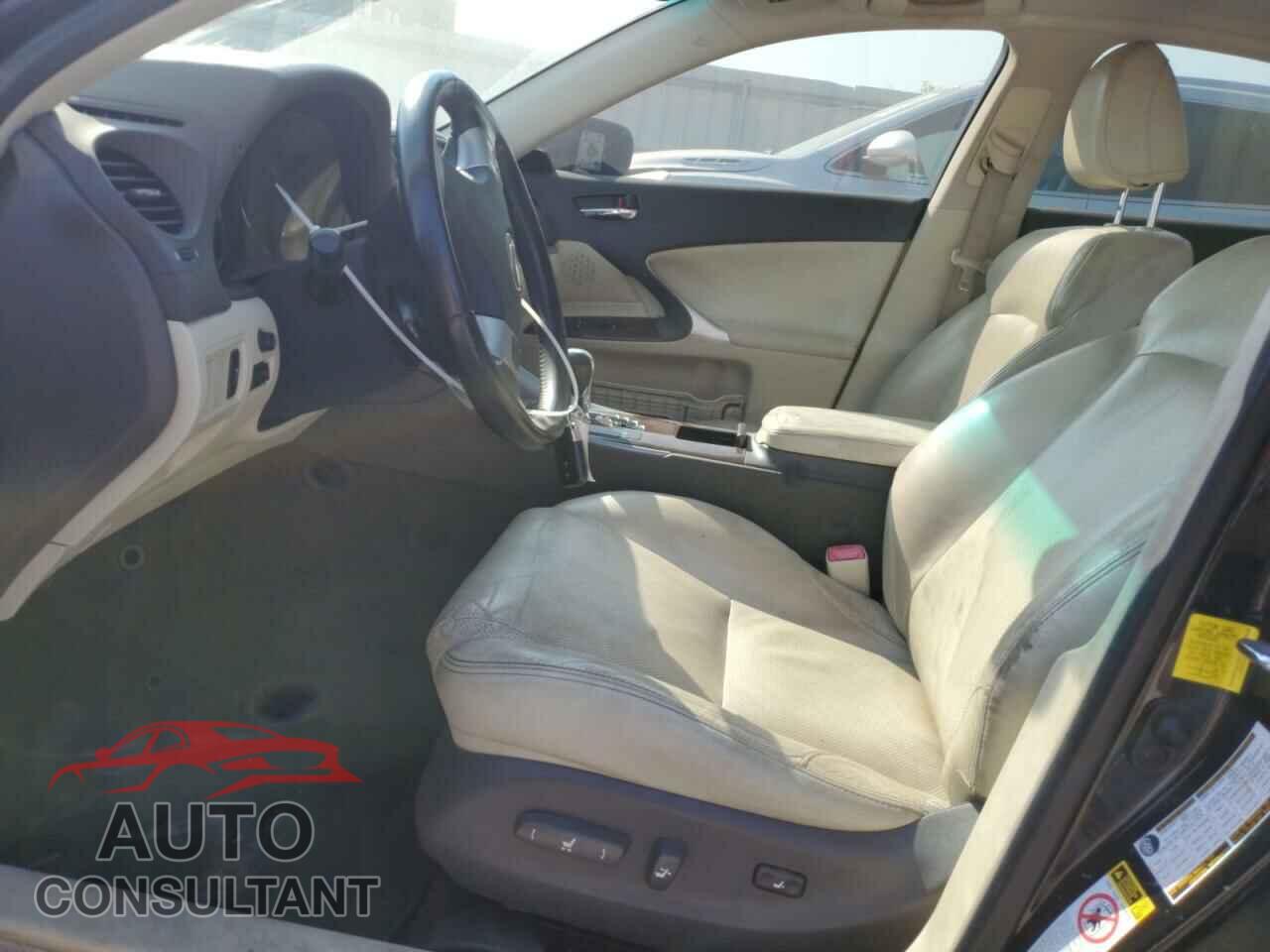 LEXUS IS 2012 - JTHCF5C28C5054559