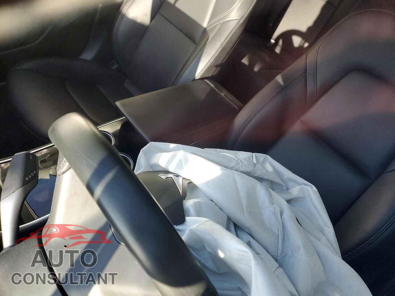 TESLA MODEL 3 2018 - 5YJ3E1EA6JF043671