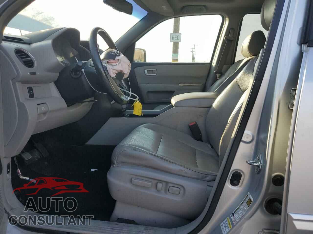 HONDA PILOT 2009 - 5FNYF38519B018637