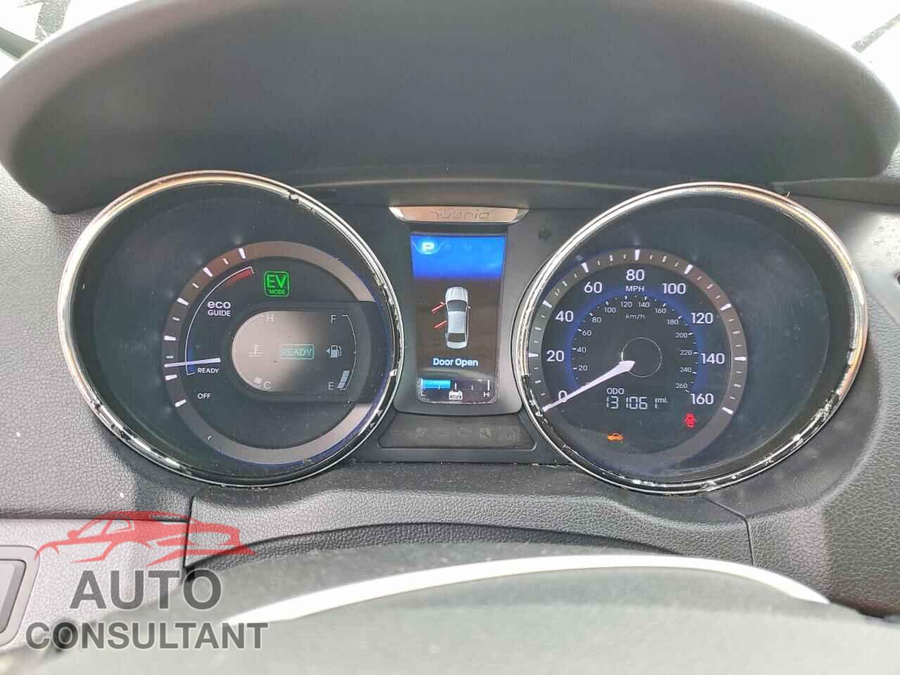 HYUNDAI SONATA 2013 - KMHEC4A48DA085168