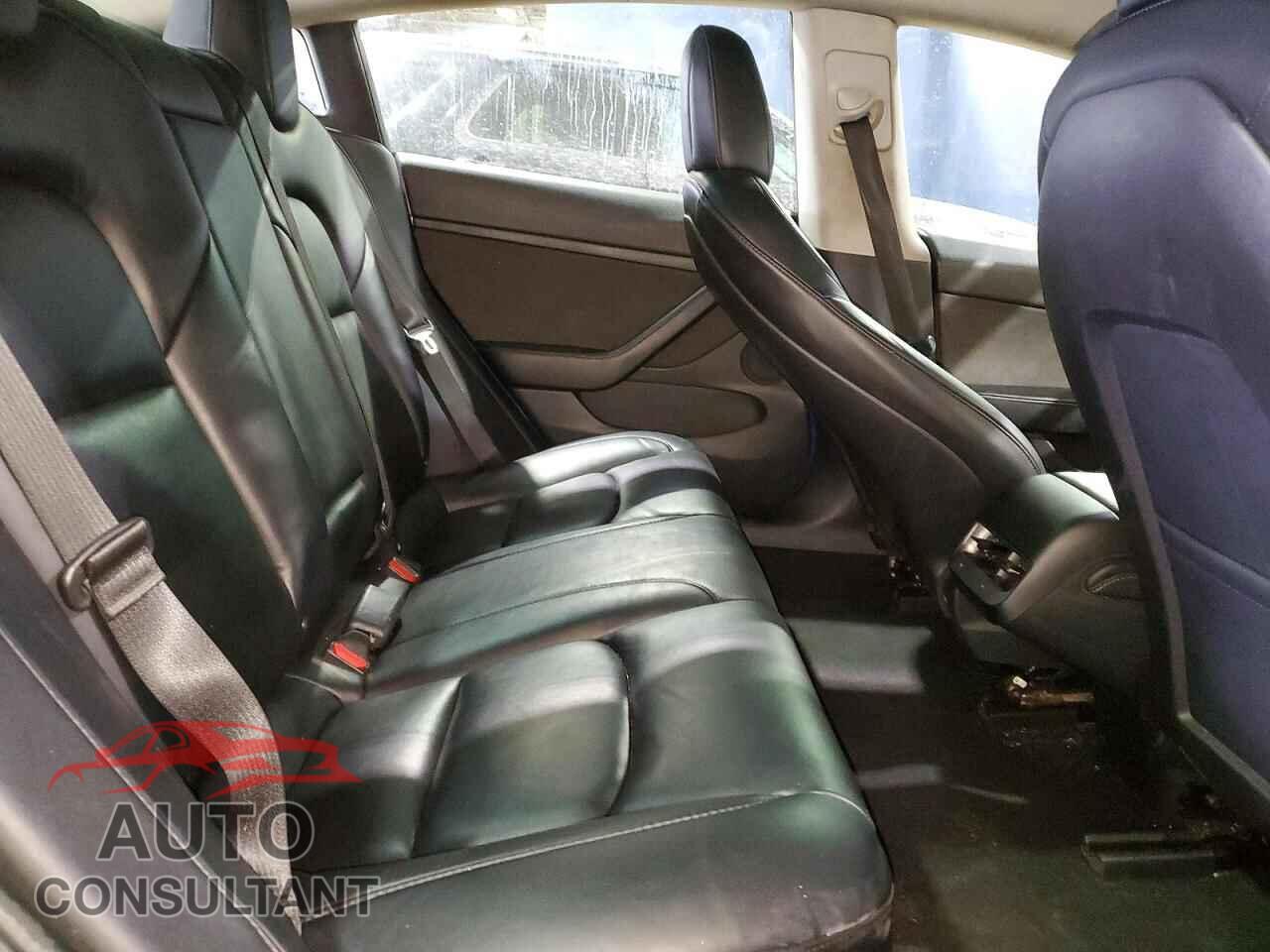 TESLA MODEL 3 2022 - 5YJ3E1EA8NF288722