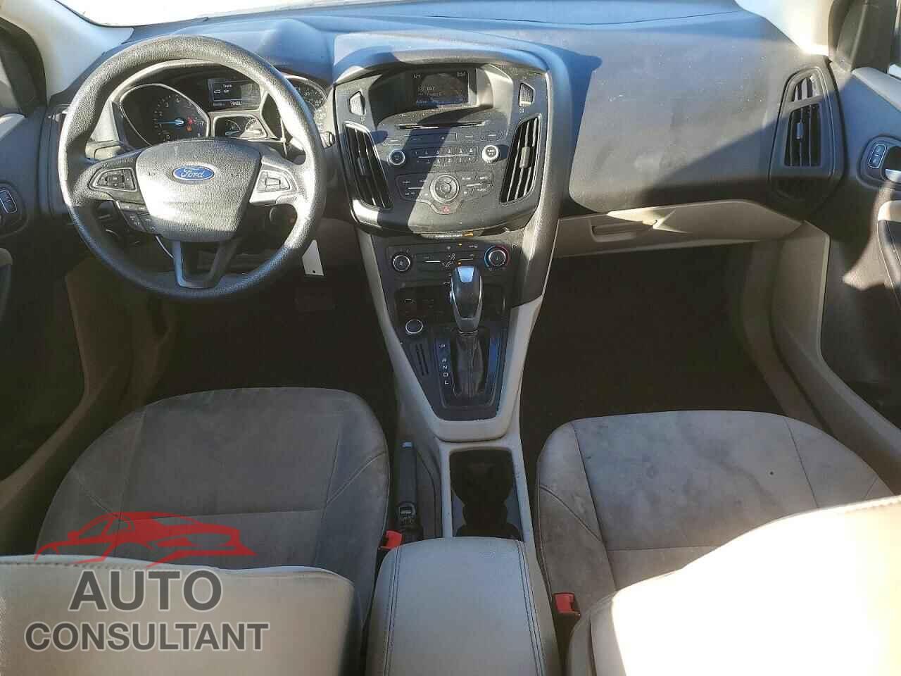 FORD FOCUS 2015 - 1FADP3K28FL216009