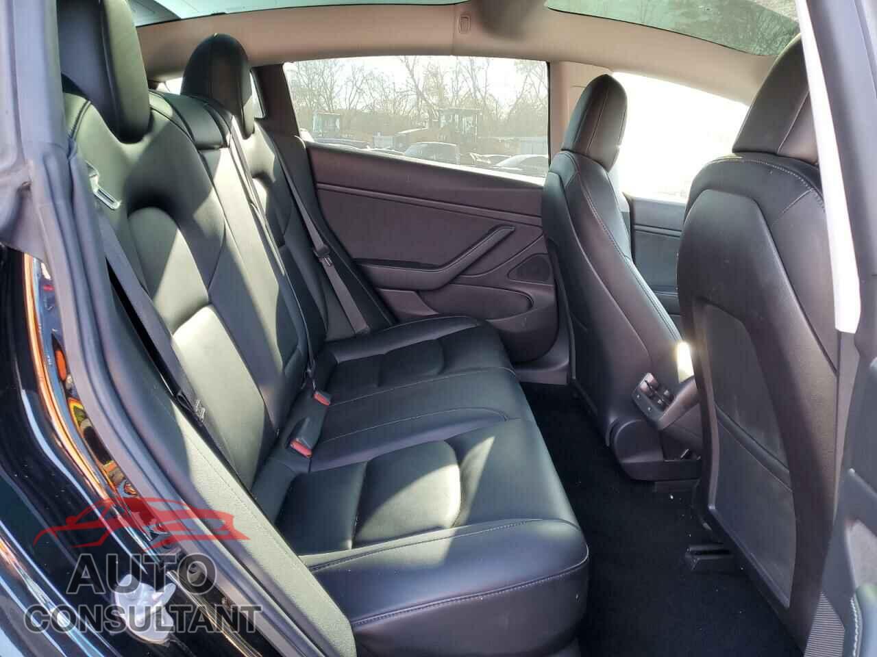 TESLA MODEL 3 2019 - 5YJ3E1EB9KF384282