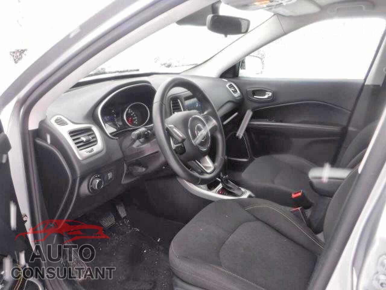 JEEP COMPASS 2018 - 3C4NJDAB8JT281902