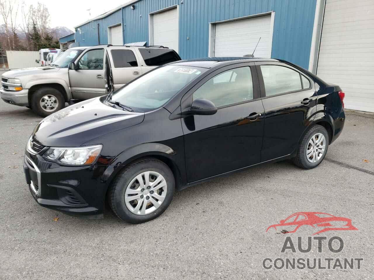 CHEVROLET SONIC 2018 - 1G1JB5SH3J4117895