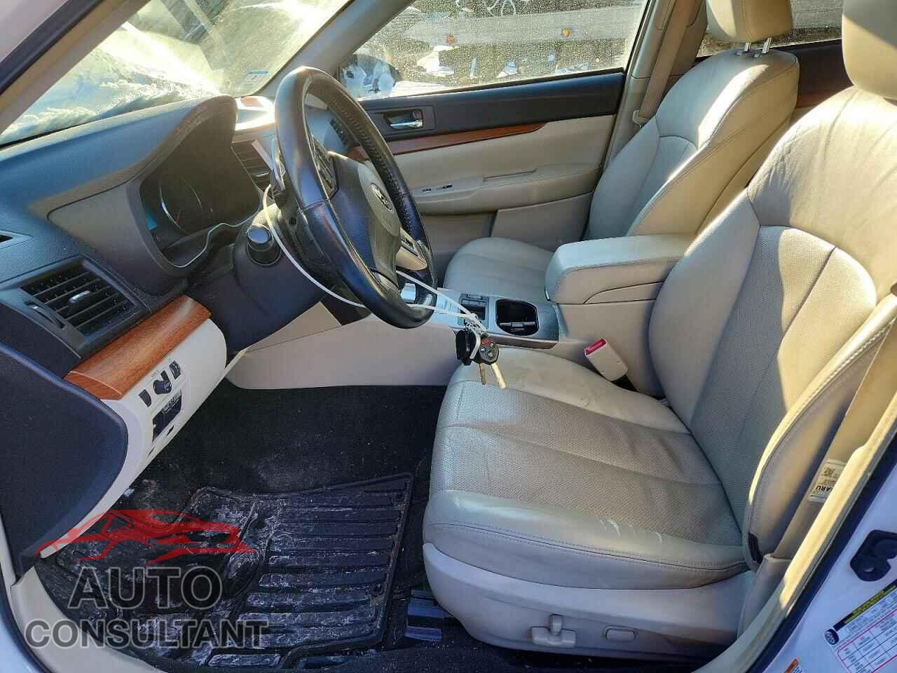 SUBARU OUTBACK 2013 - 4S4BRBKC5D3200230