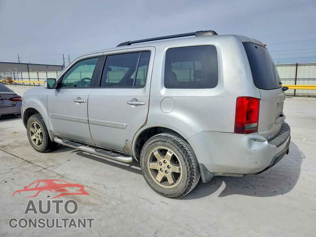 HONDA PILOT 2011 - 5FNYF3H96BB024118