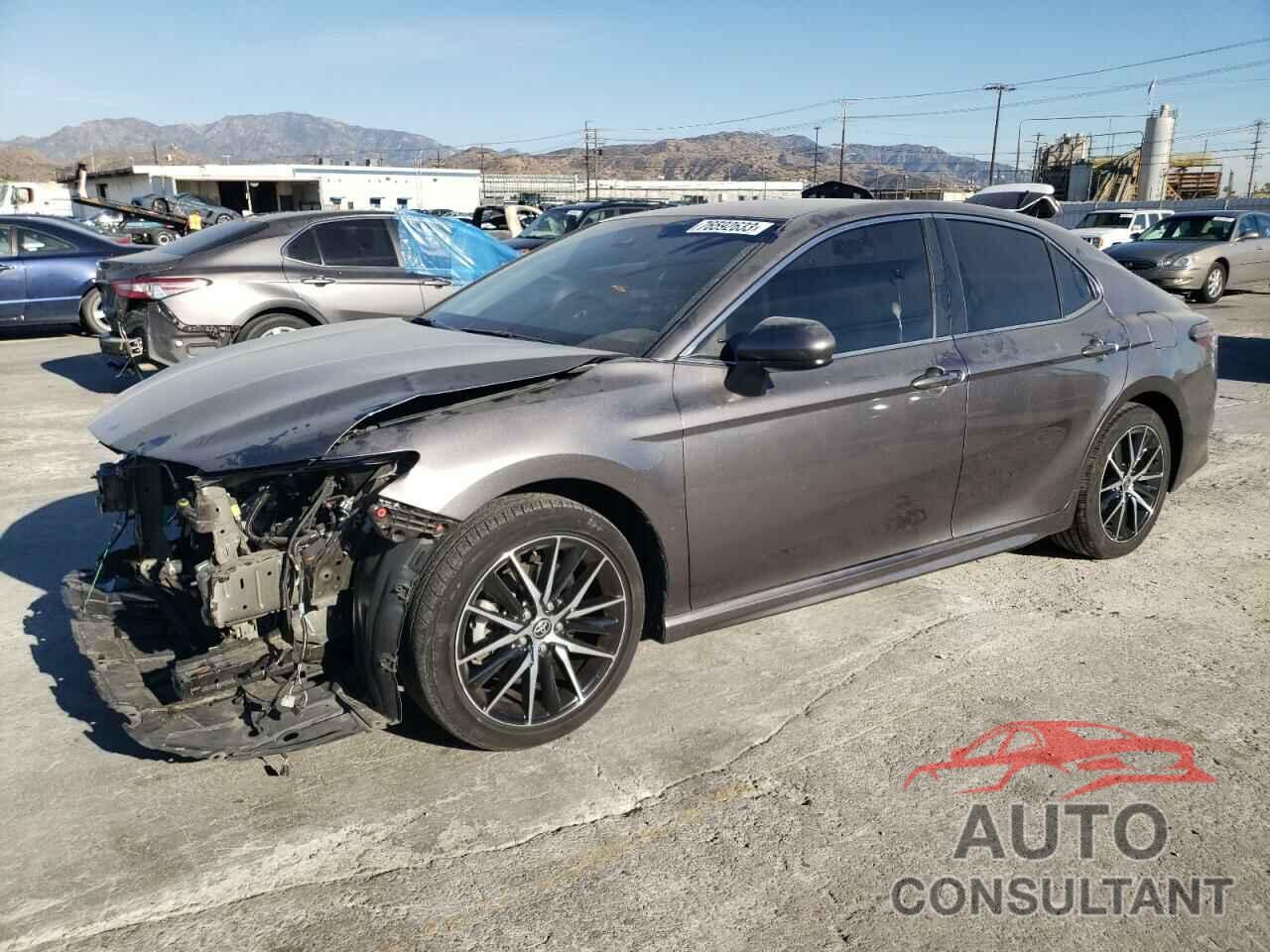 TOYOTA CAMRY 2021 - 4T1G11AK4MU469491