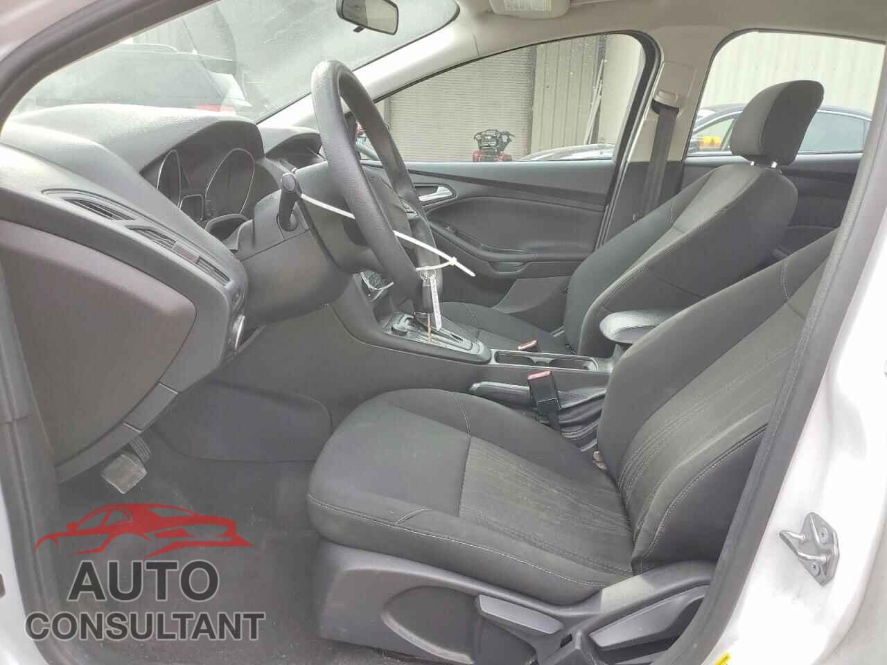 FORD FOCUS 2017 - 1FADP3F25HL345998