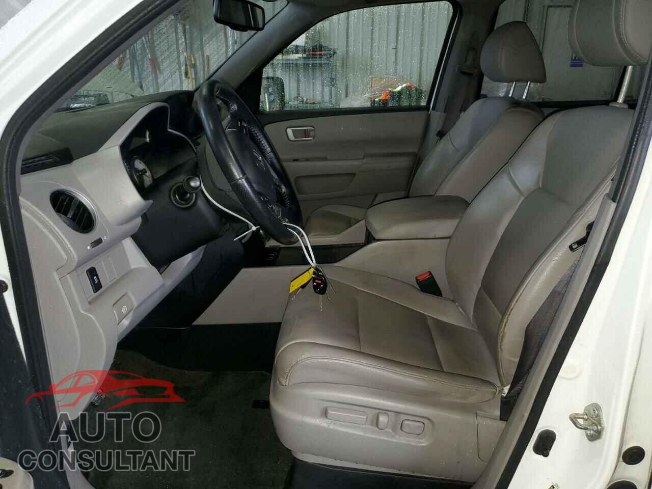HONDA PILOT 2015 - 5FNYF3H70FB021266