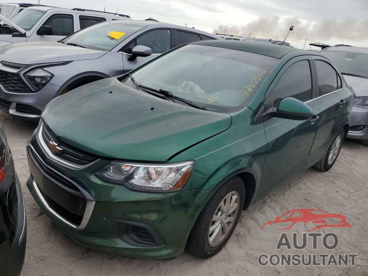 CHEVROLET SONIC 2018 - 1G1JD5SH3J4101562