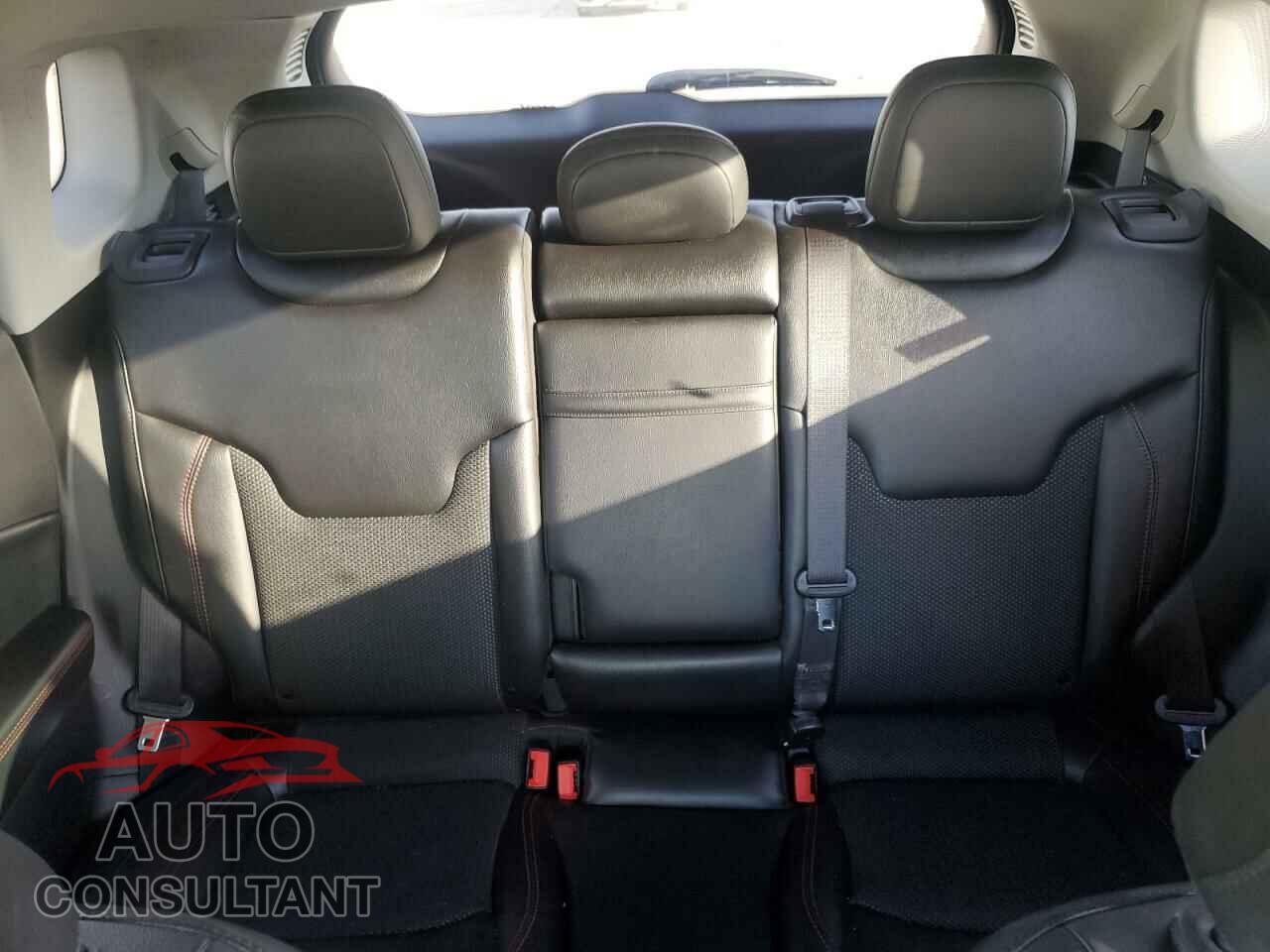 JEEP COMPASS 2019 - 3C4NJDDB0KT671440