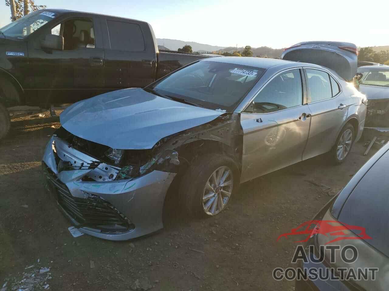 TOYOTA CAMRY 2022 - 4T1C11AK7NU634921