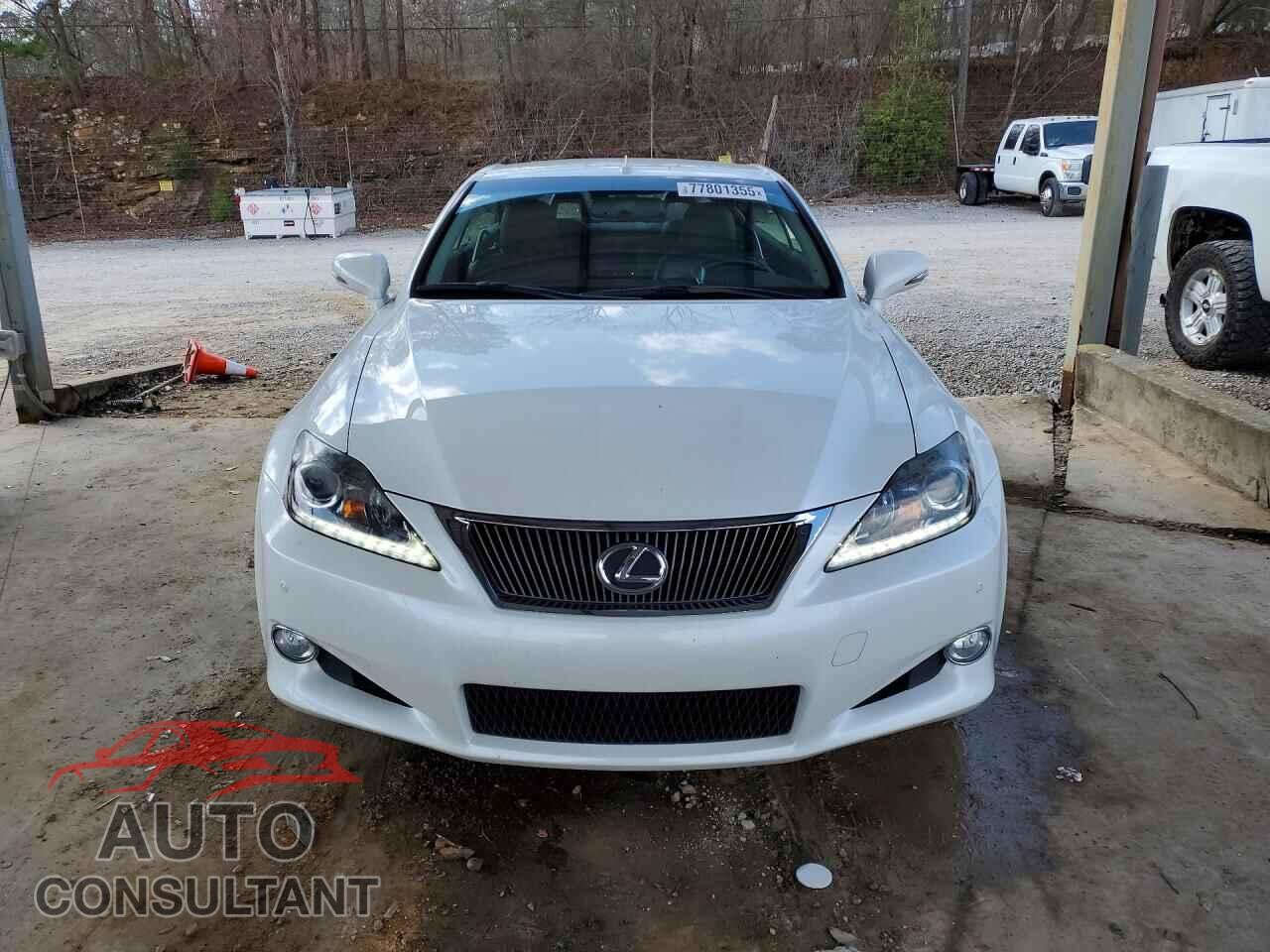 LEXUS IS 2015 - JTHFF2C20F2532619