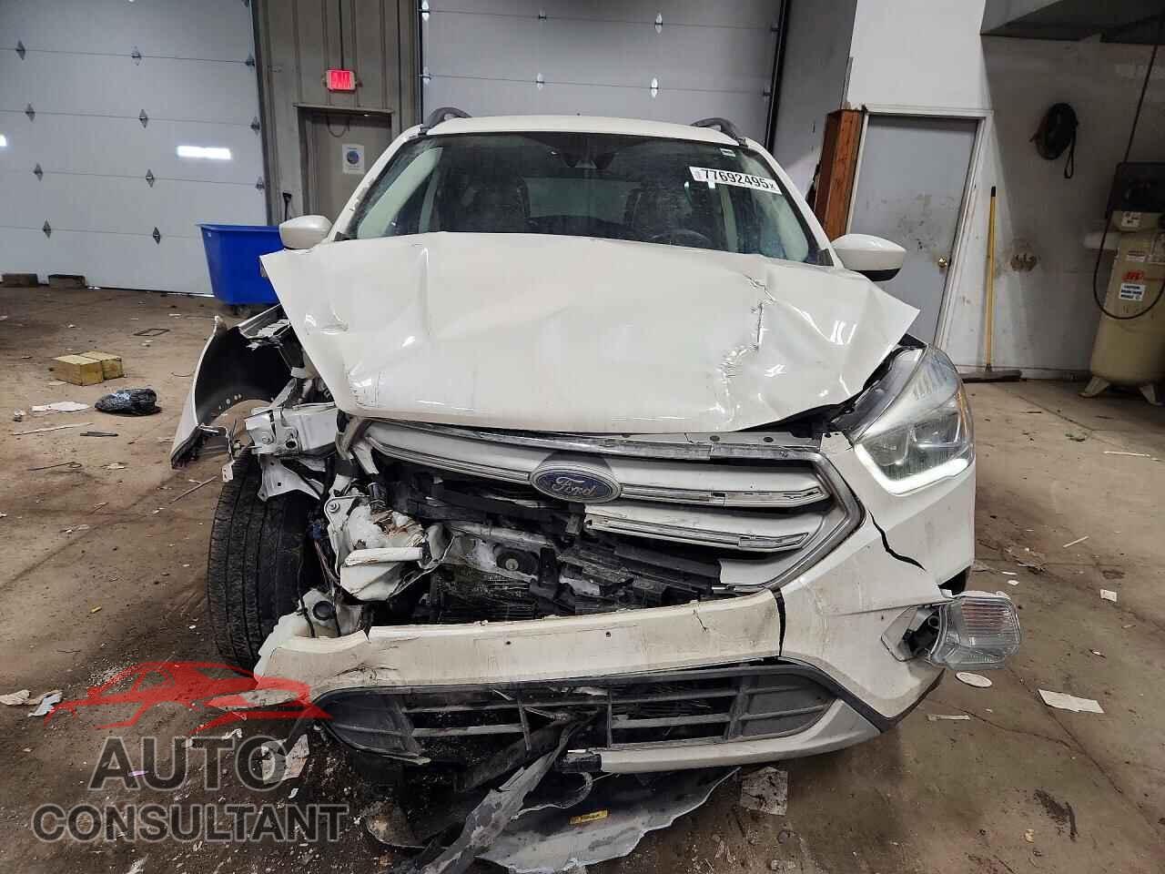 FORD ESCAPE 2018 - 1FMCU9HD8JUB10085