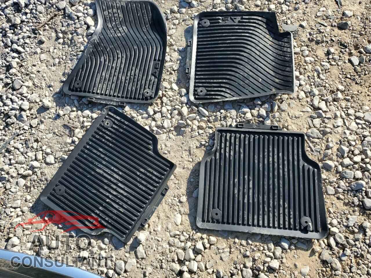 AUDI A8 2013 - WAUR2AFDXDN008503