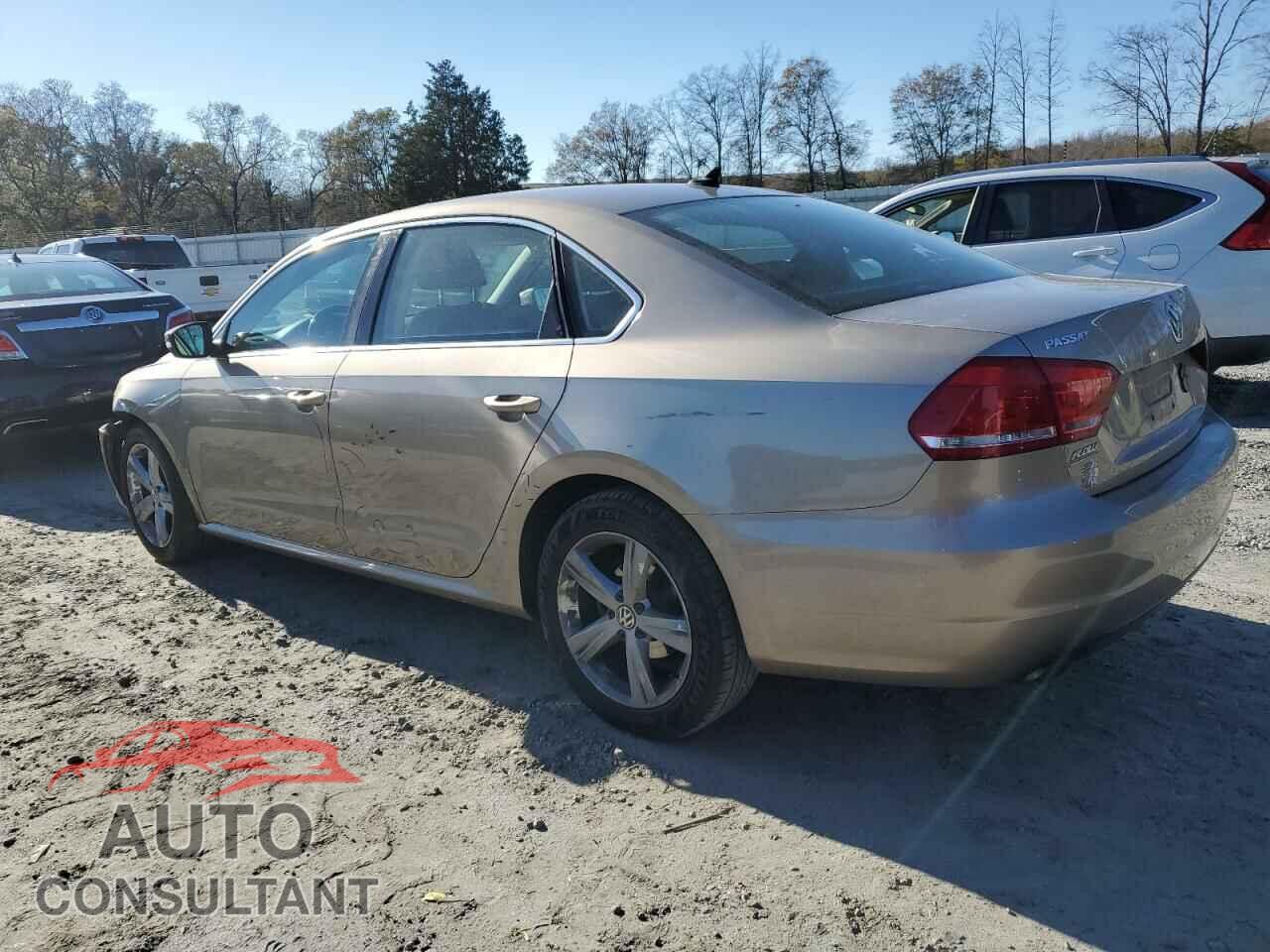 VOLKSWAGEN PASSAT 2015 - 1VWAT7A33FC079004