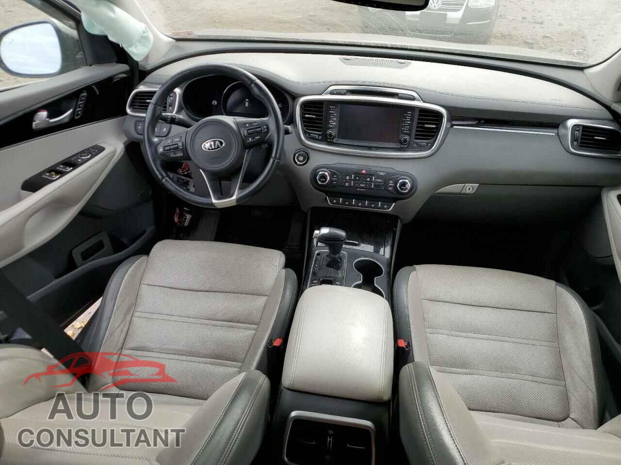 KIA SORENTO 2017 - 5XYPKDA50HG239399