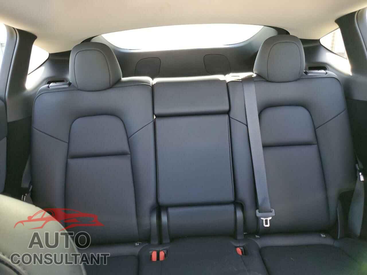 TESLA MODEL Y 2024 - 7SAYGDEF3RF021722