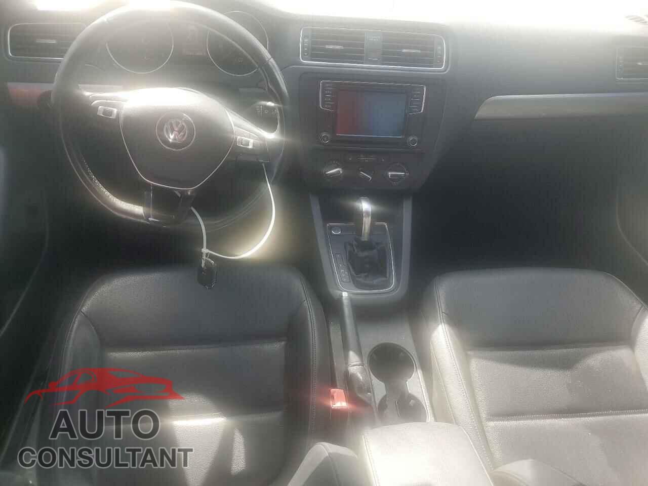 VOLKSWAGEN JETTA 2017 - 3VWDB7AJ3HM280269