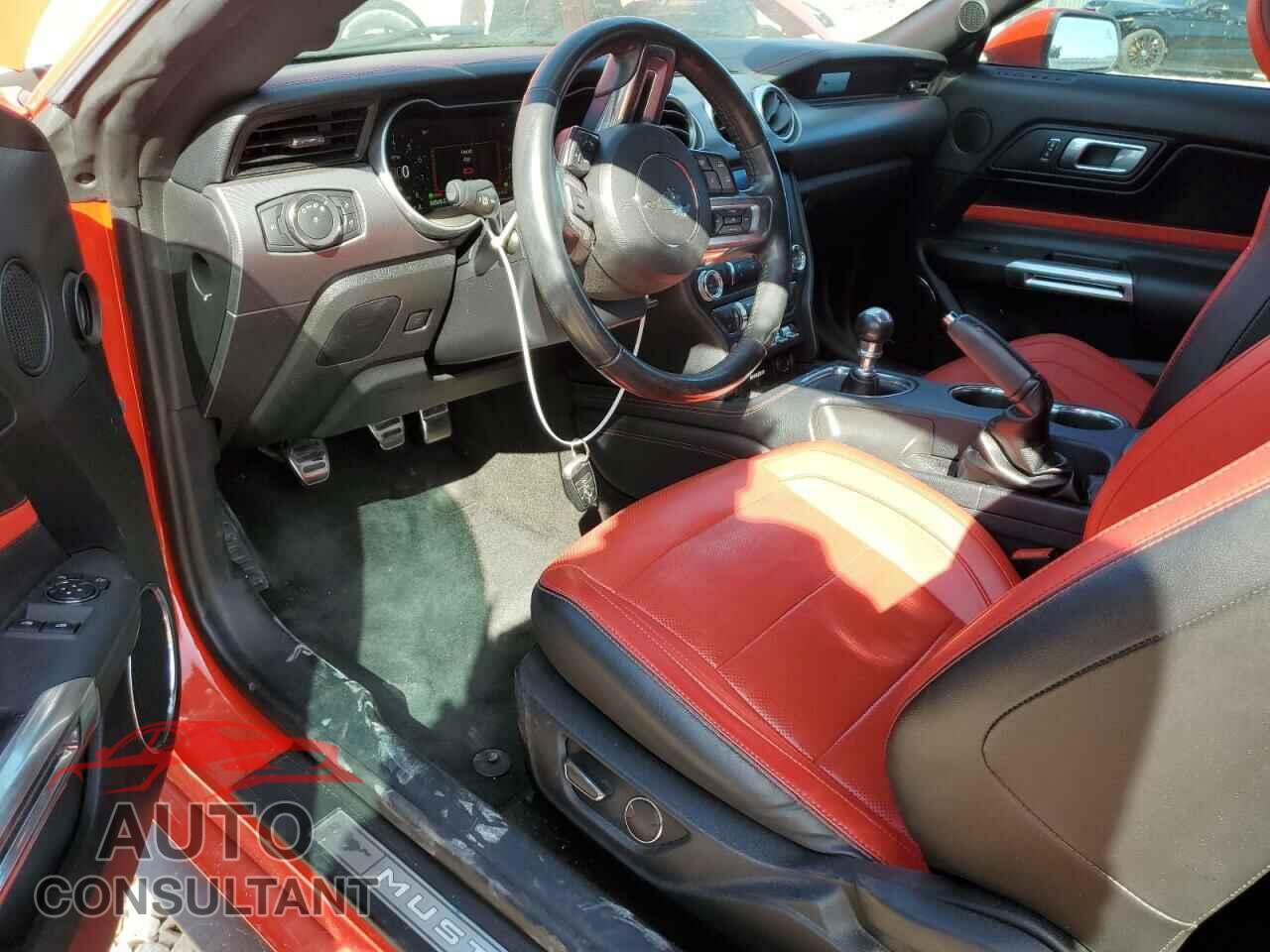 FORD MUSTANG 2018 - 1FA6P8CF9J5111970