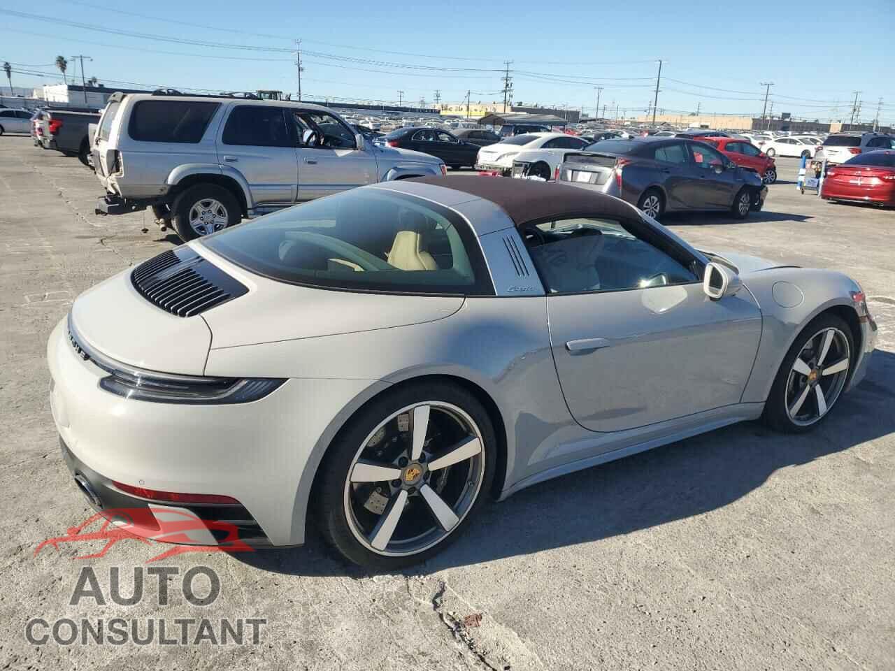 PORSCHE 911 2021 - WP0BB2A98MS235414