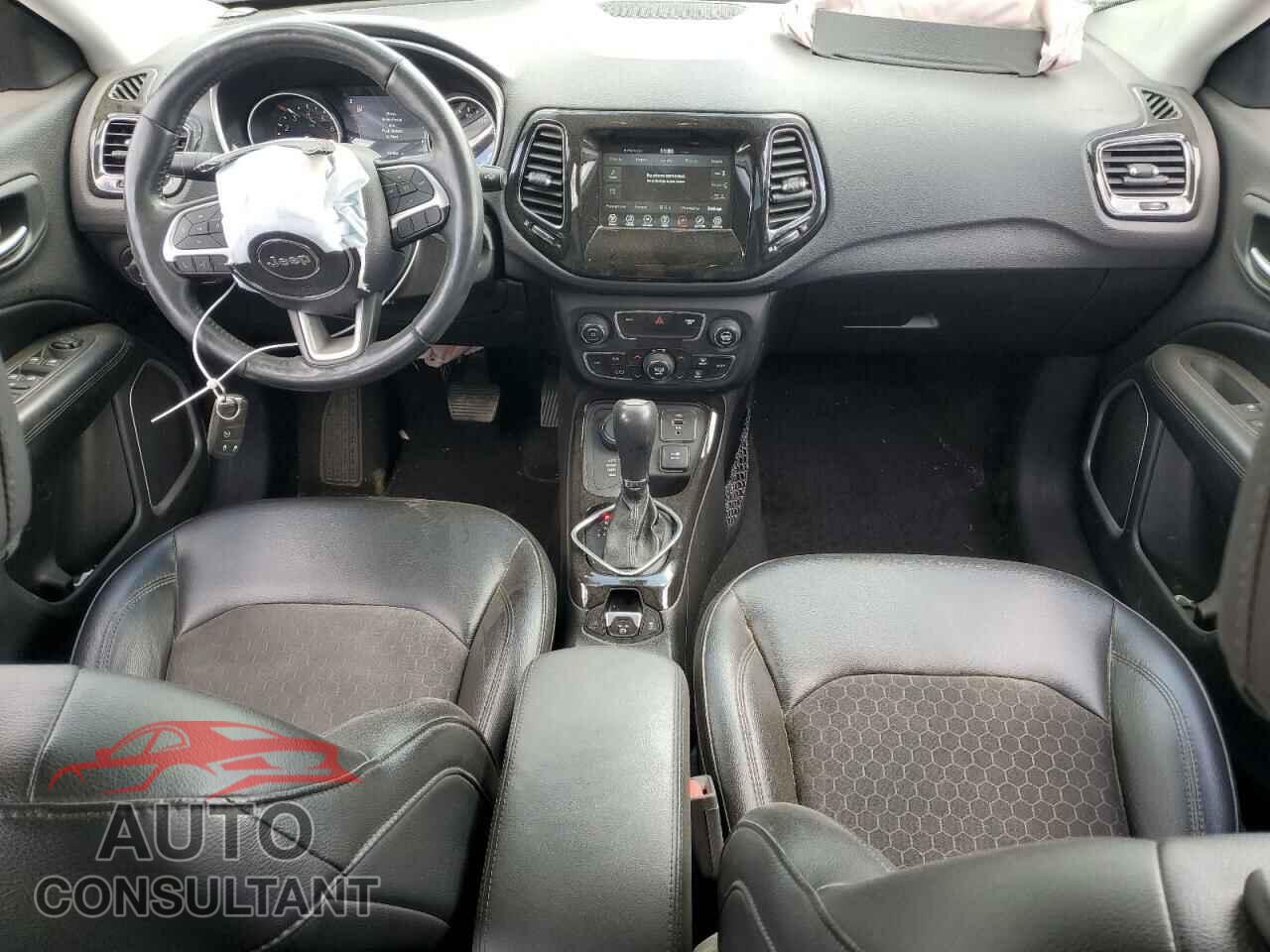 JEEP COMPASS 2018 - 3C4NJDBB7JT299032