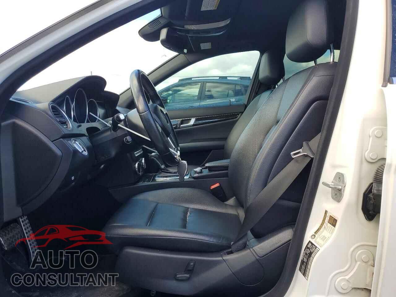 MERCEDES-BENZ C-CLASS 2013 - WDDGF8JB0DA794404