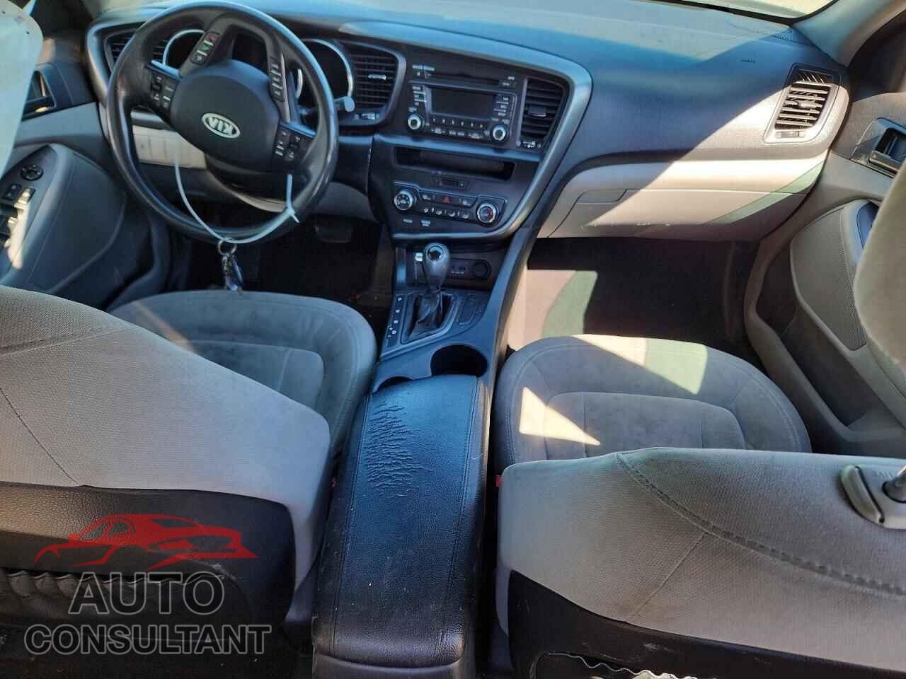 KIA OPTIMA 2011 - KNAGM4A70B5157424
