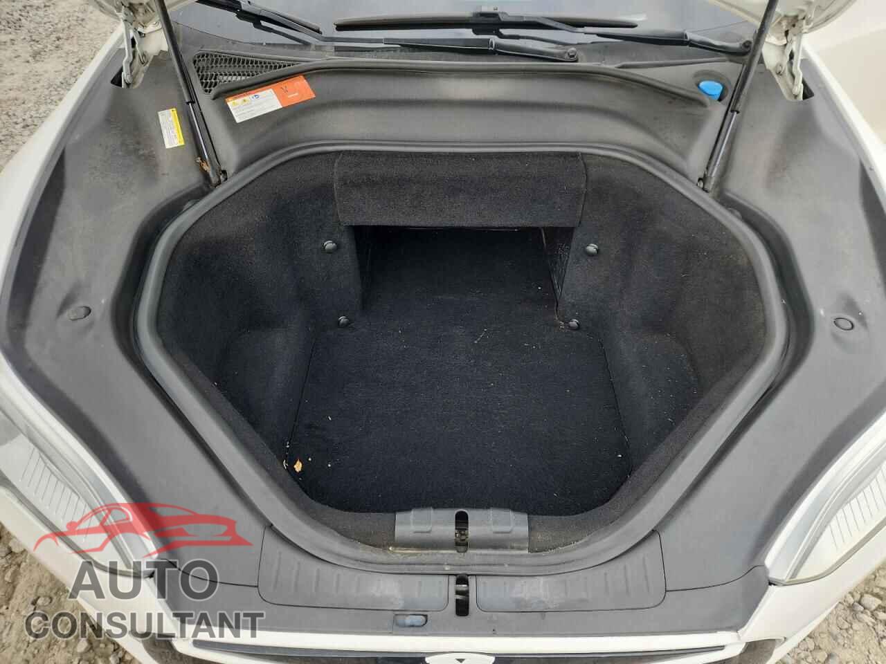 TESLA MODEL S 2014 - 5YJSA1H1XEFP63211