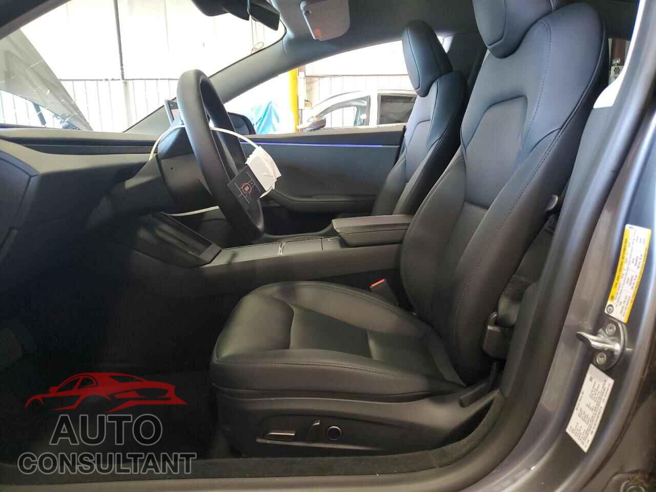 TESLA MODEL 3 2025 - 5YJ3E1EA4SF942319