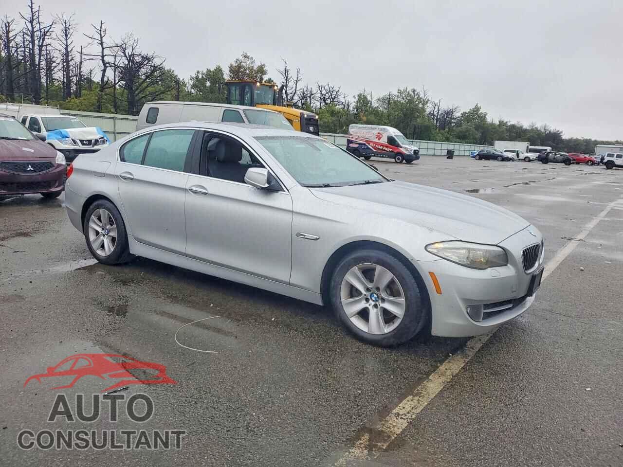 BMW 5 SERIES 2011 - WBAFR1C53BC741027