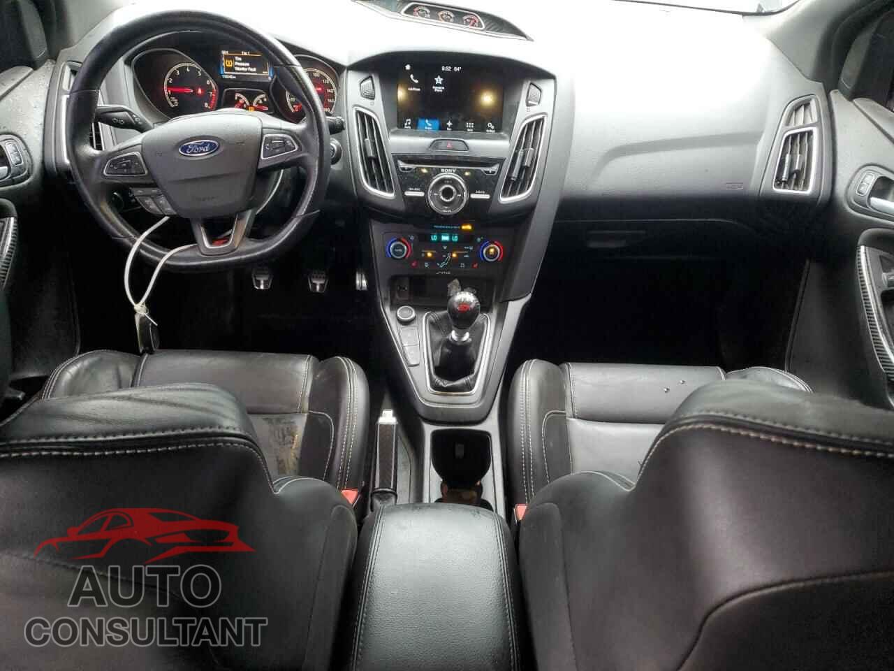 FORD FOCUS 2017 - 1FADP3L90HL276171