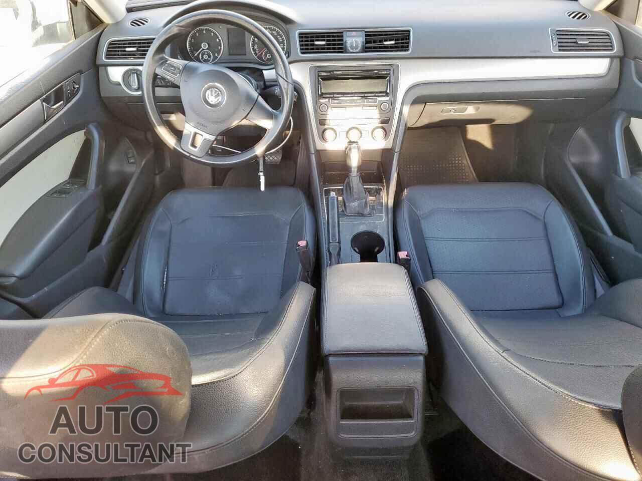VOLKSWAGEN PASSAT 2015 - 1VWAT7A35FC048465