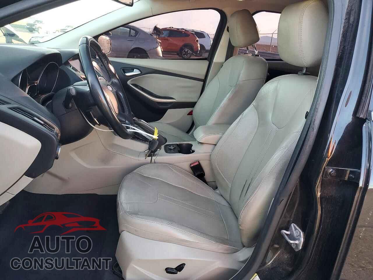 FORD FOCUS 2012 - 1FAHP3M26CL371362