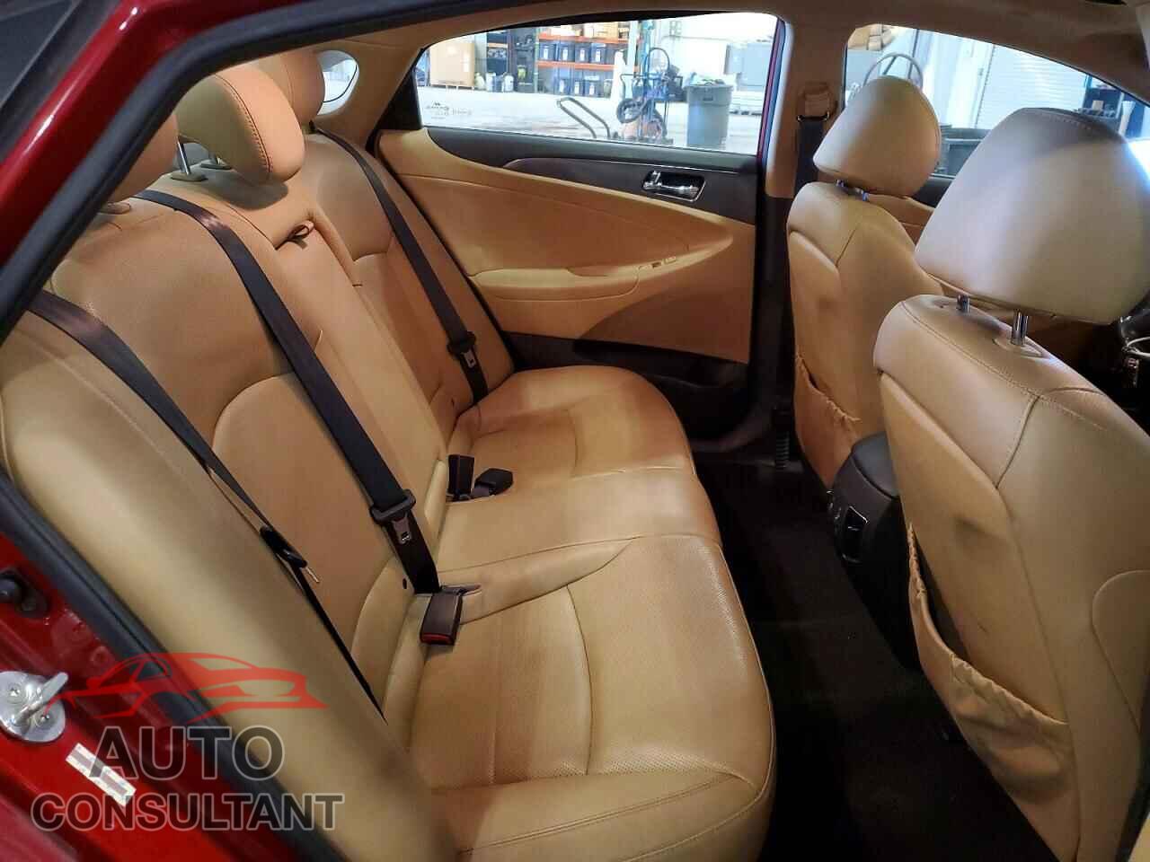 HYUNDAI SONATA 2012 - KMHEC4A48CA021940