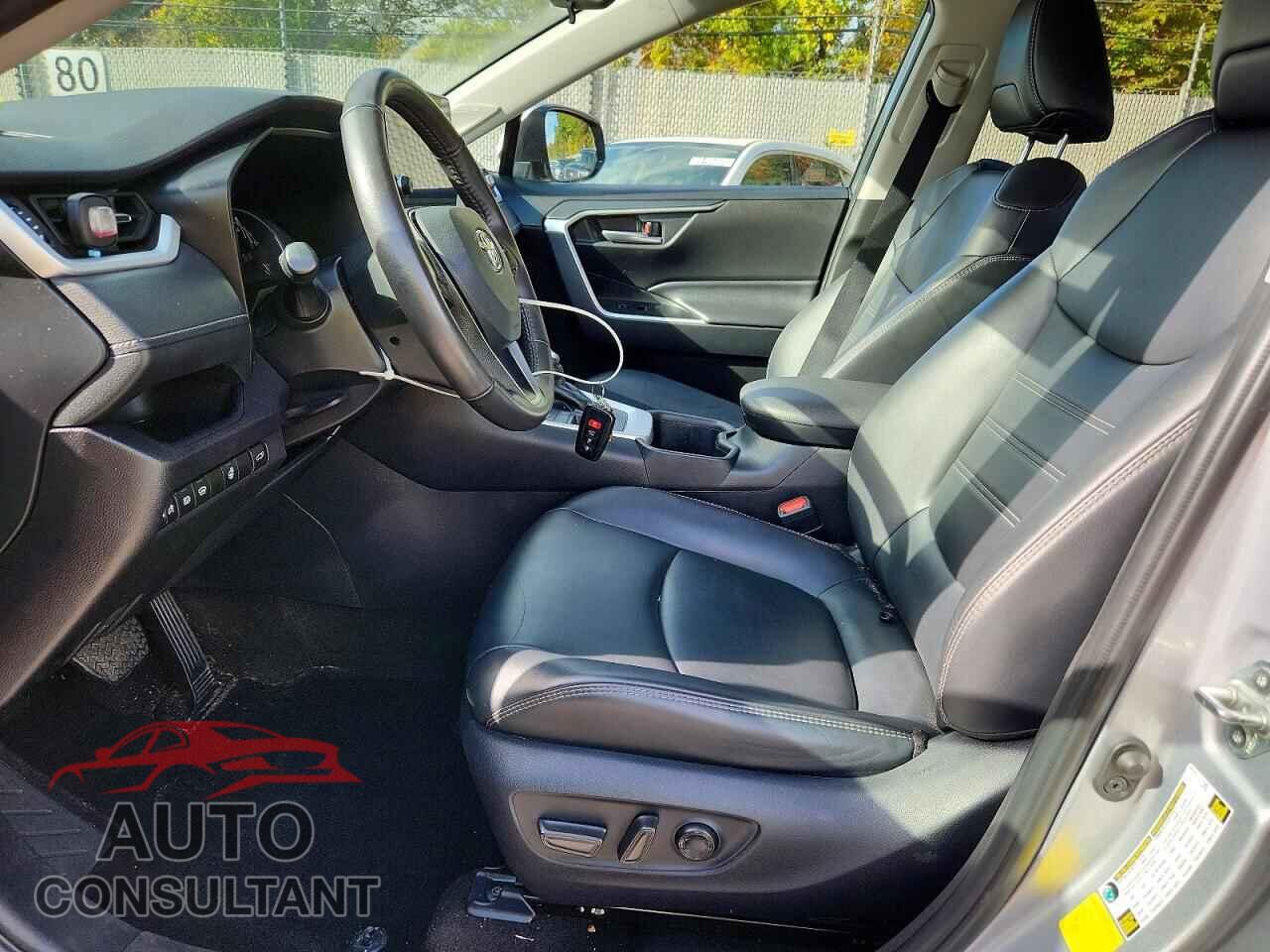 TOYOTA RAV4 2025 - 2T3A1RFV1SC504811