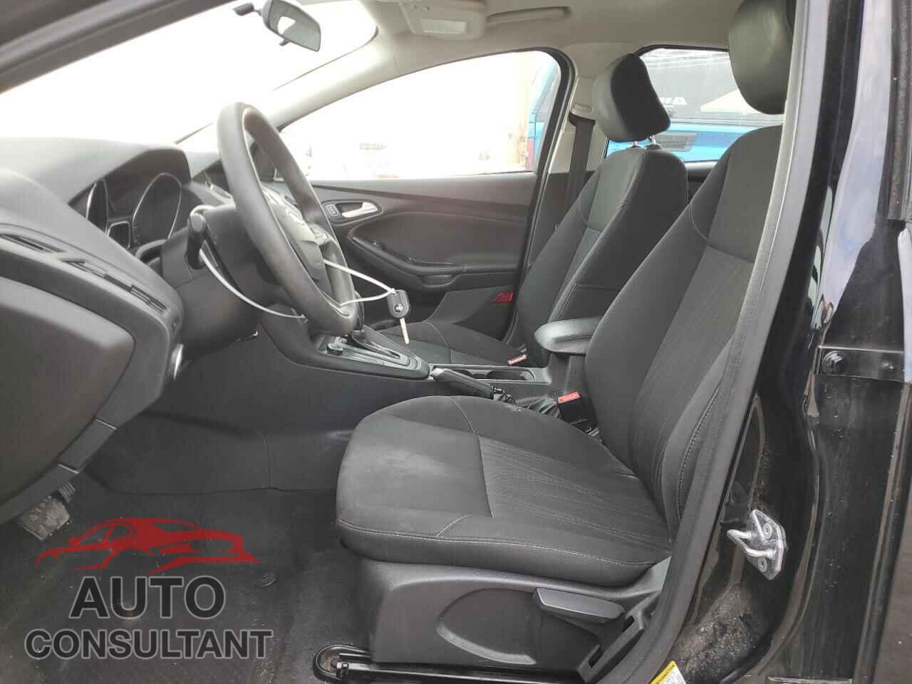 FORD FOCUS 2017 - 1FADP3F27HL218976