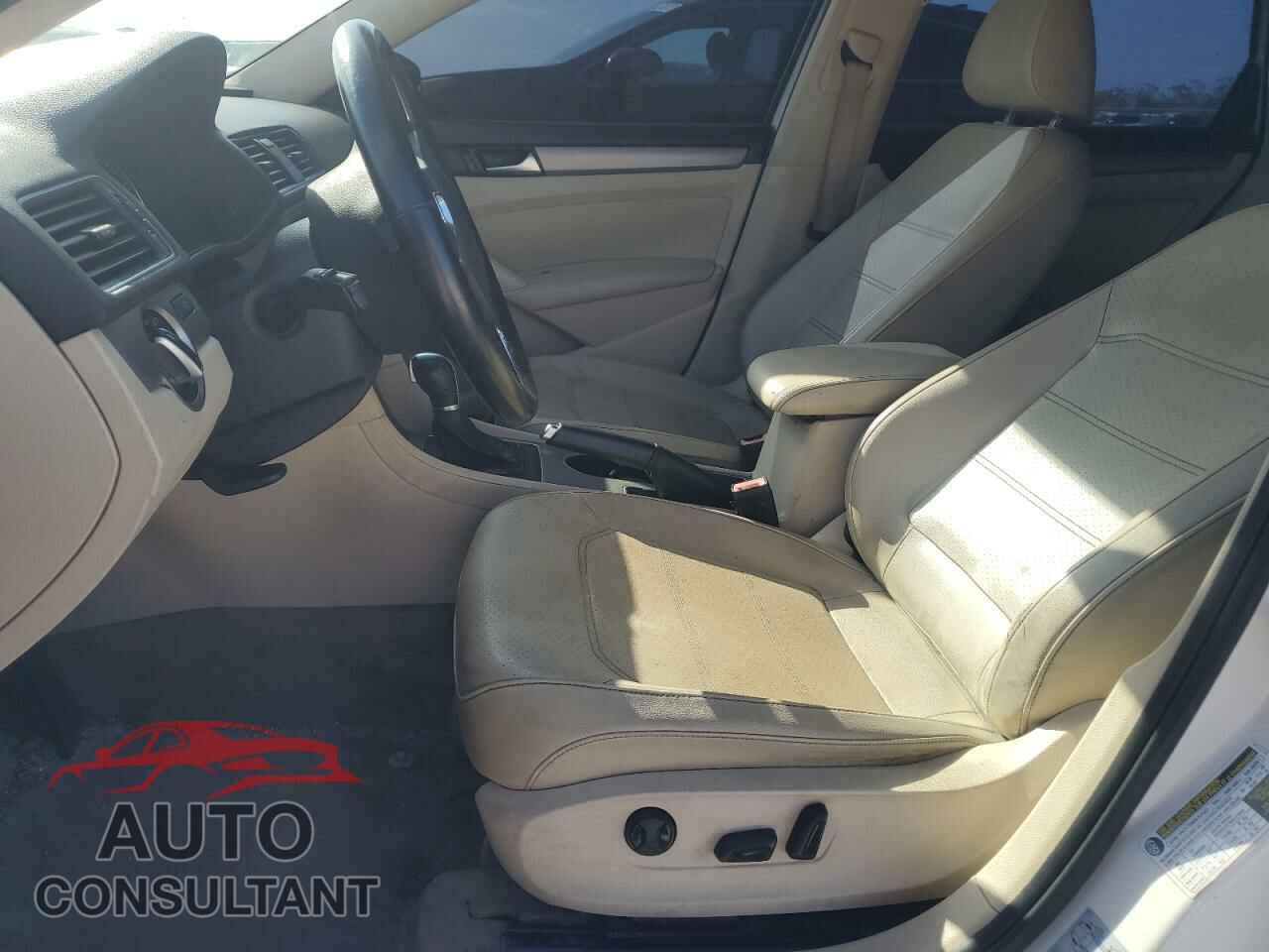 VOLKSWAGEN PASSAT 2014 - 1VWBS7A37EC046531