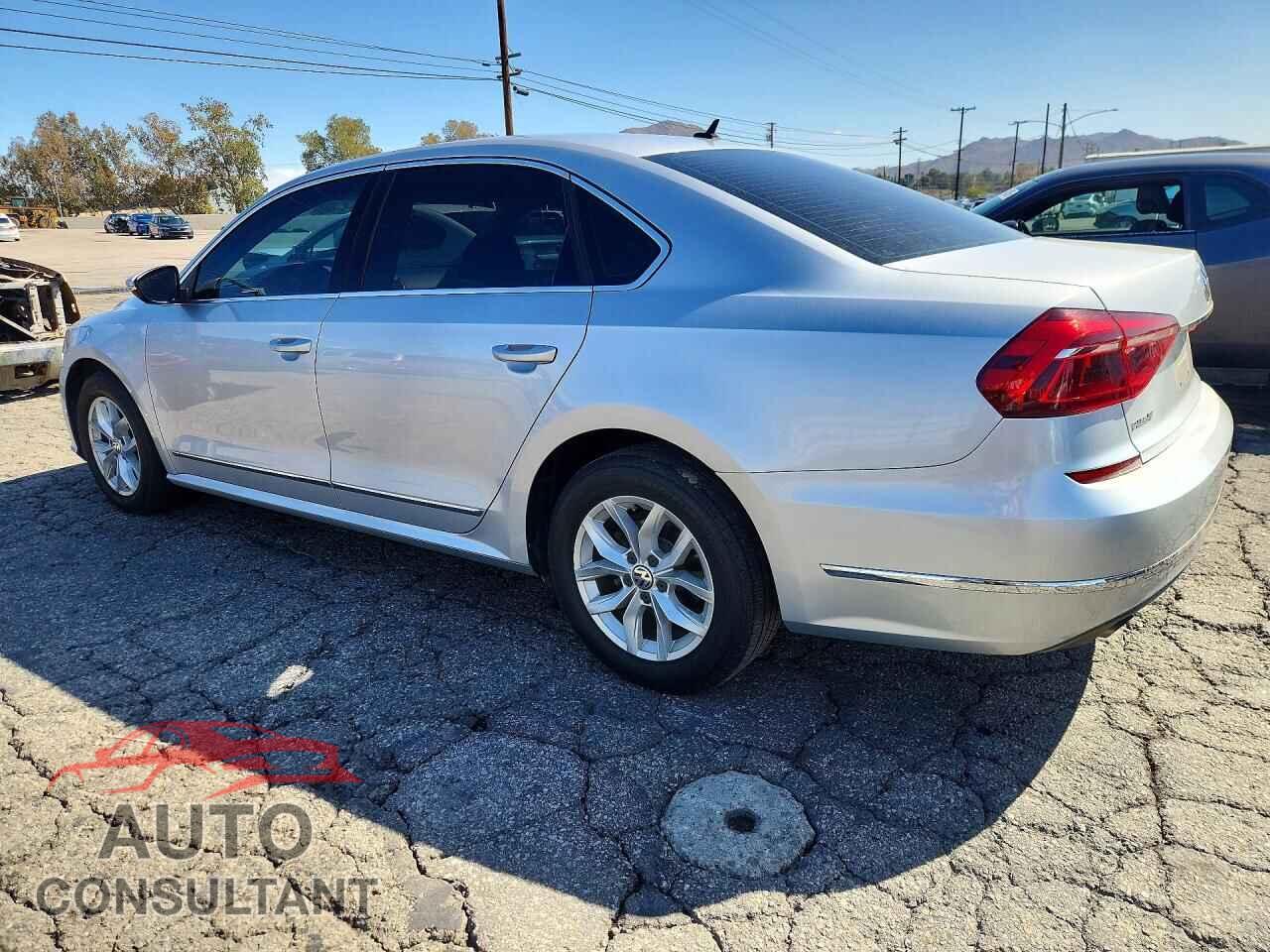 VOLKSWAGEN PASSAT 2017 - 1VWAT7A34HC024659