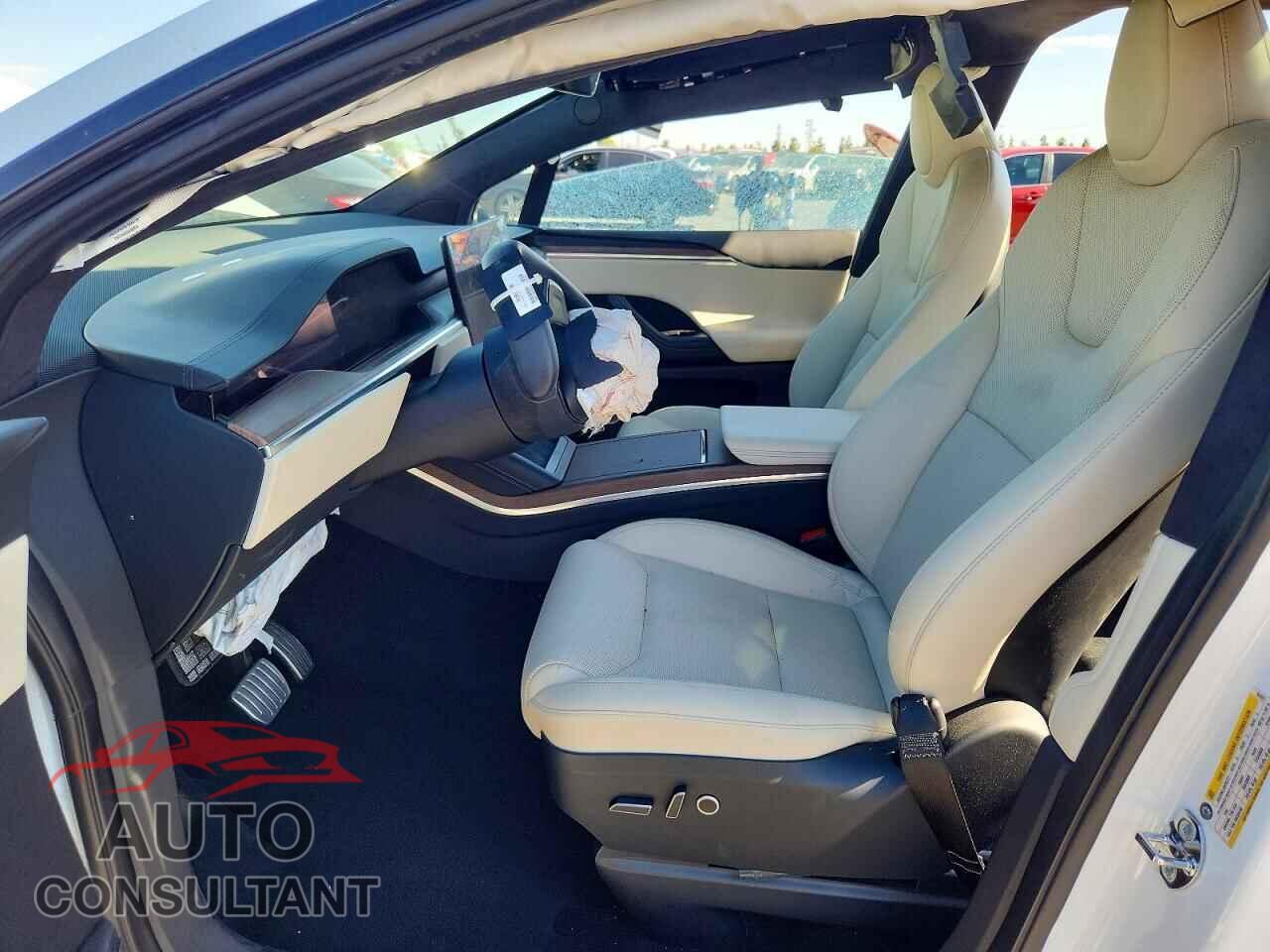 TESLA MODEL X 2022 - 7SAXCBE55NF362021