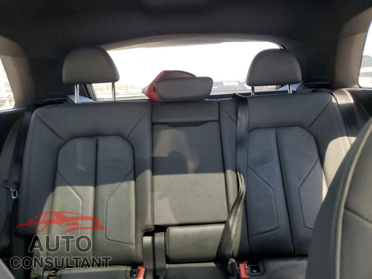 AUDI Q3 2020 - WA1AECF38L1032230