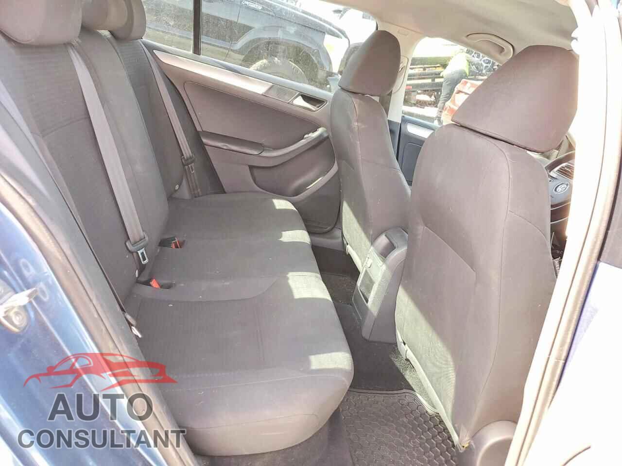 VOLKSWAGEN JETTA 2015 - 3VWD17AJ3FM303002