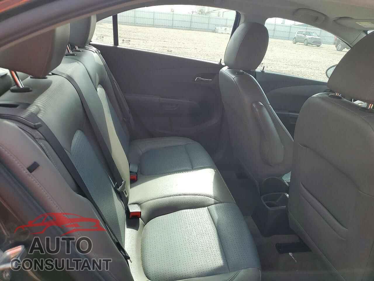 CHEVROLET SONIC 2017 - 1G1JF5SB2H4120880