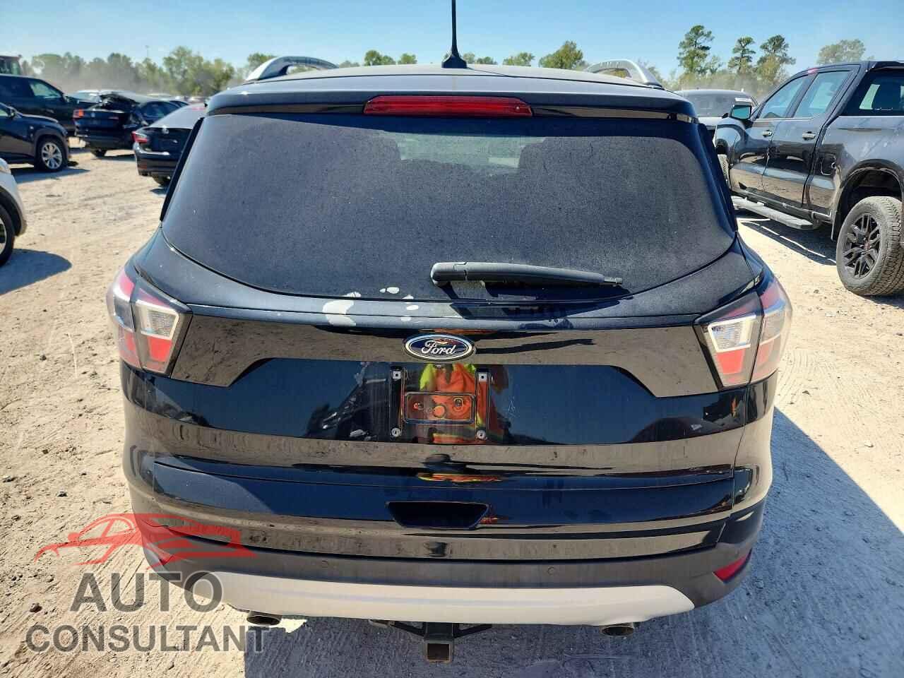 FORD ESCAPE 2018 - 1FMCU0J96JUA03862