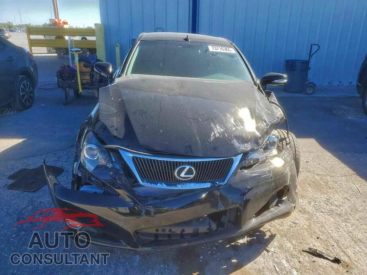 LEXUS IS 2011 - JTHFE2C23B2505816