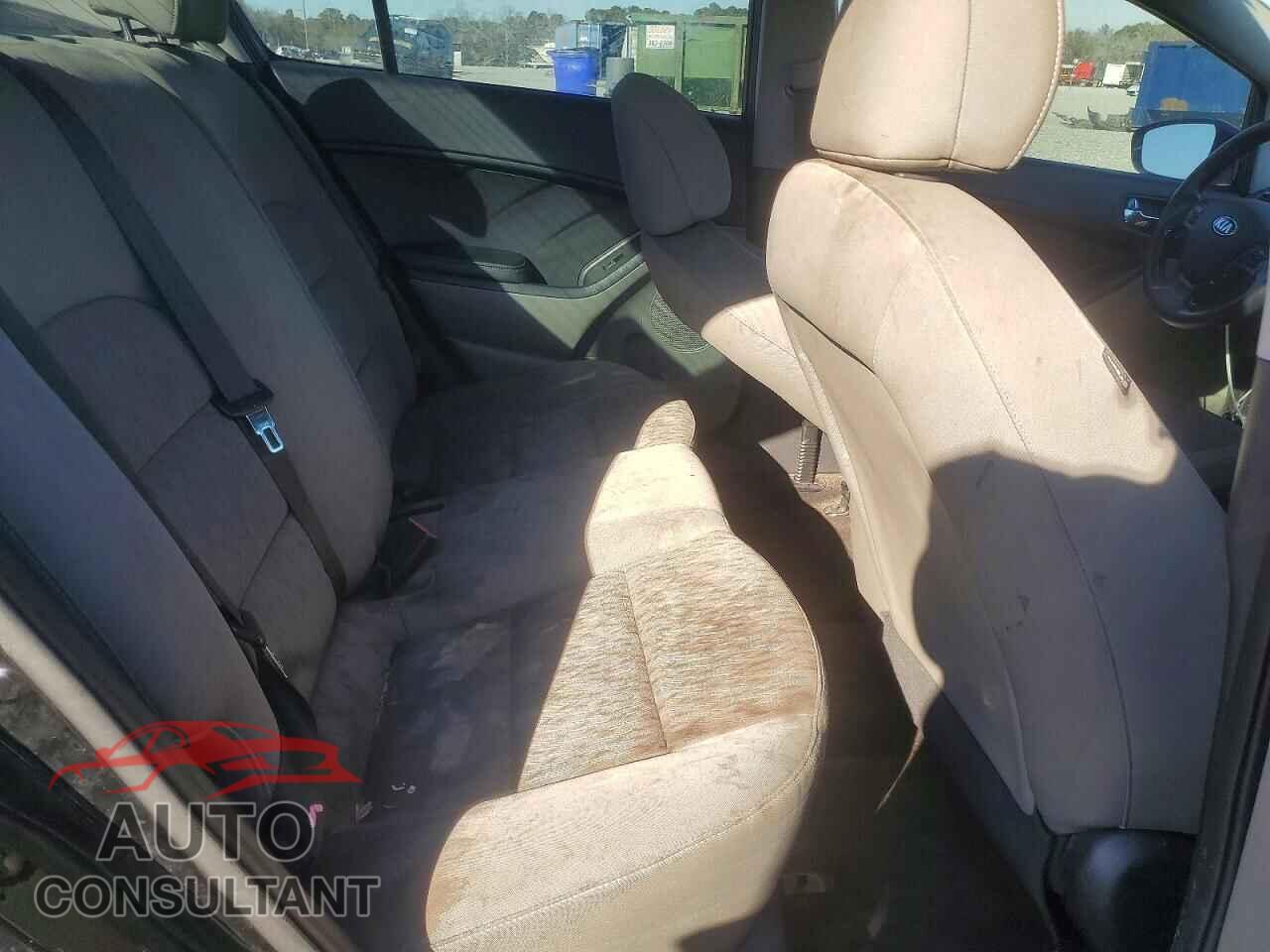 KIA FORTE 2016 - KNAFK4A64G5523854
