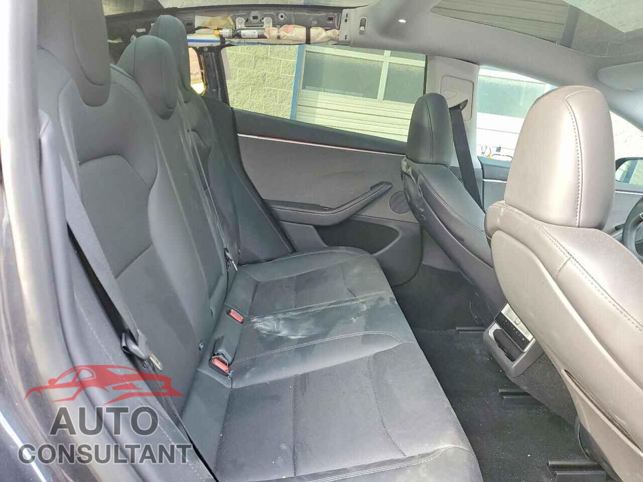 TESLA MODEL 3 2025 - 5YJ3E1EA0SF911164