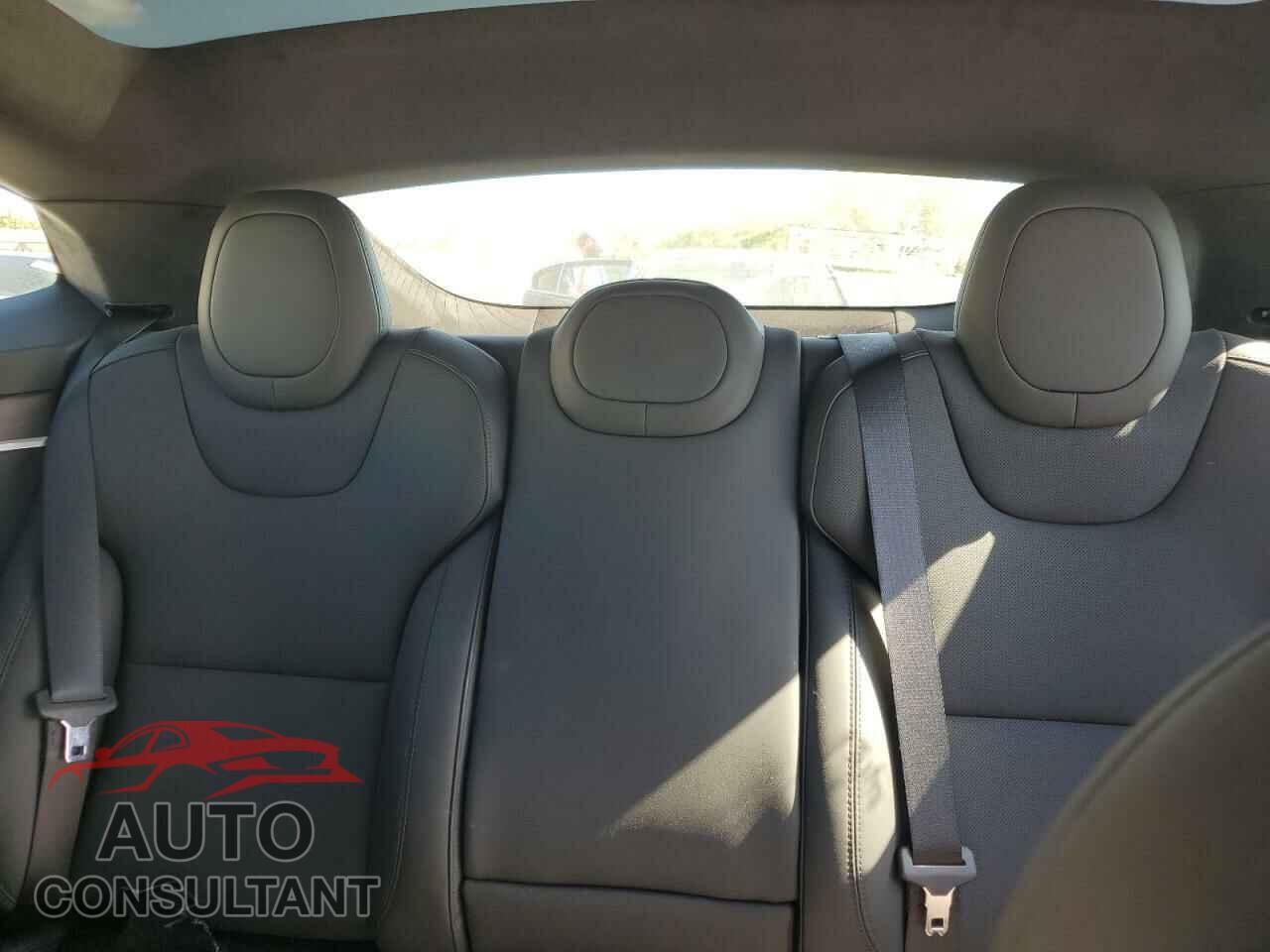 TESLA MODEL S 2024 - 5YJSA1E5XRF542575